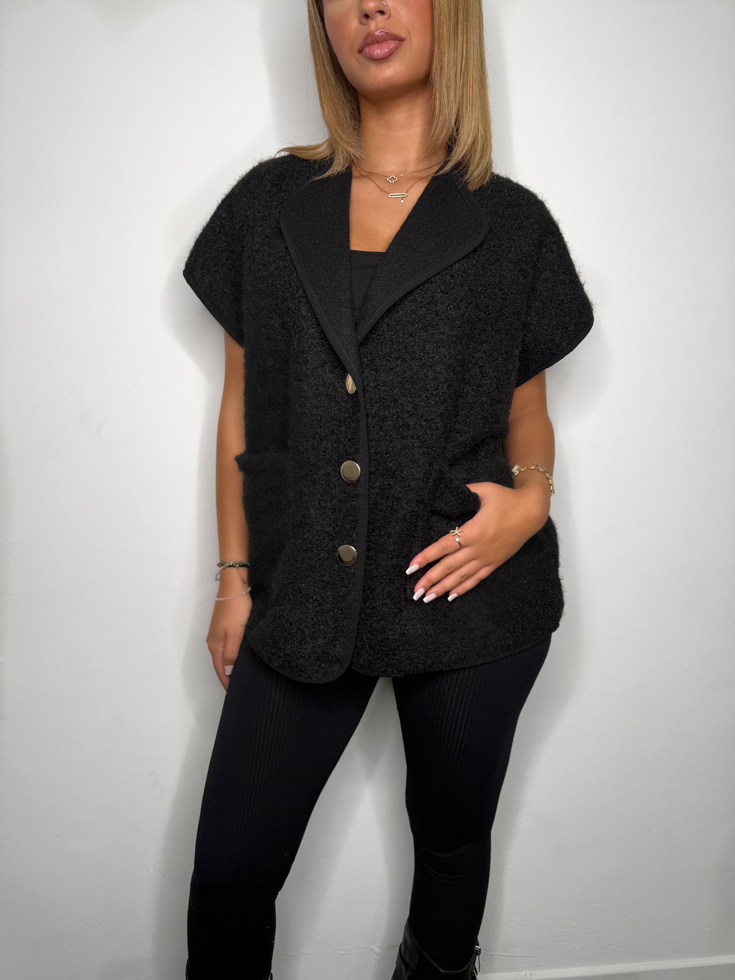 VESTE SANS MANCHE NOIR