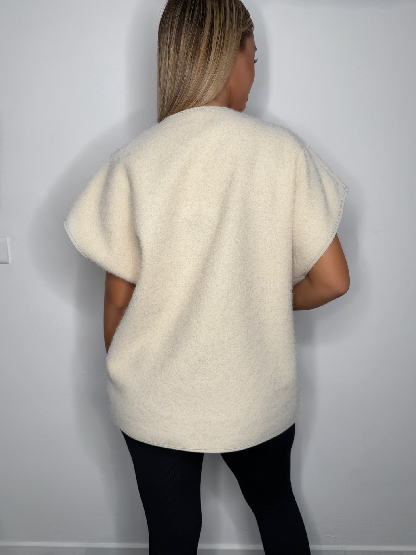 VESTE SANS MAANCHE BLANCHE